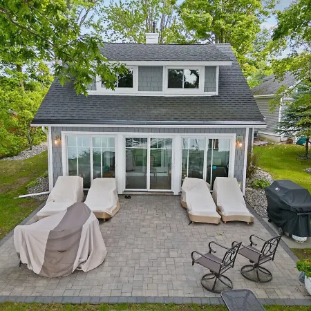 Waterfront Cottage with fireplace located directly on Owasco Lake.
