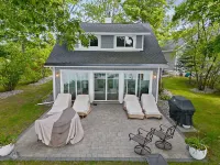 Waterfront Cottage with fireplace located directly on Owasco Lake.
