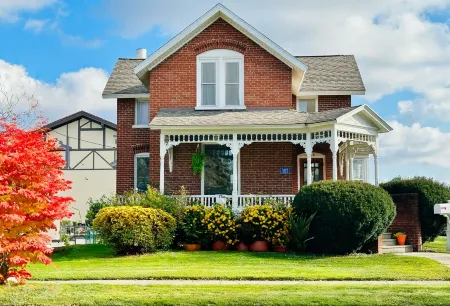 The Montford - Frankenmuth's Premier Downtown Retreat - Entire Home