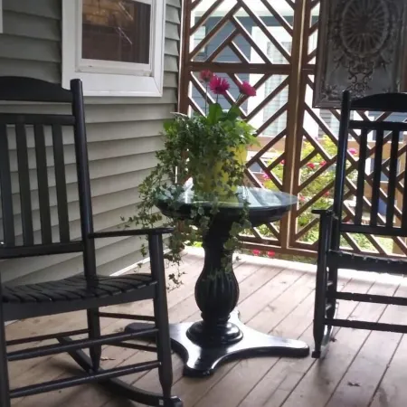 Elegant private suite located downtown historical Chickamauga, Ga