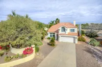 Family Friendly Desert oasis on golf course with Heated Pool!