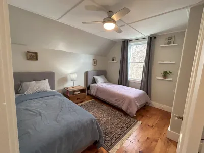 Cozy two bedroom house in the heart of Gloucester