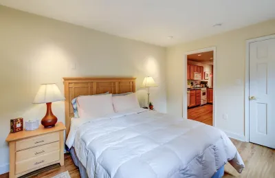 Spacious & Airy 1-BR near Eastern Mkt/Capitol Hotels in Capitol Hill