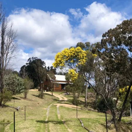 Loft Haven at Girraween Full house 1 bedroom with queen bed near National Parks