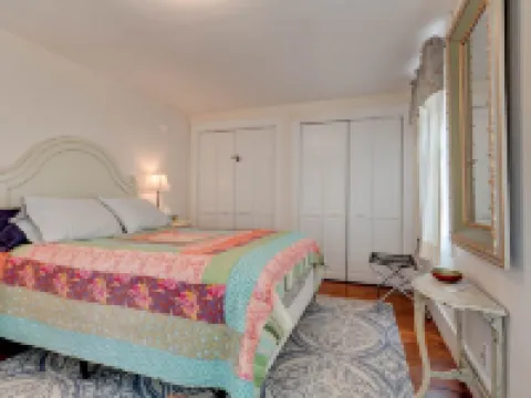 Charming Cottage on quiet street in Historic Eastport Hotels in Eastport