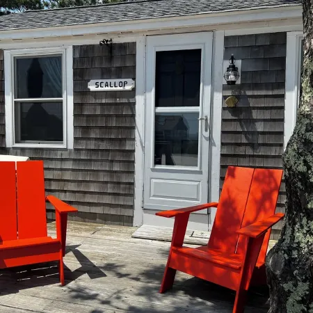Classic Cape Cod Beach Cottage Steps to Private Beach or Stroll to Town! A/C !