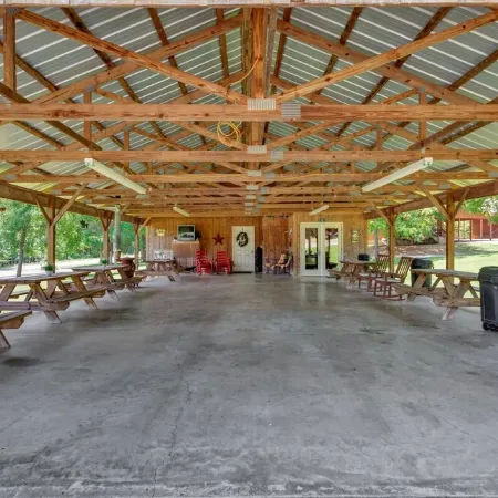 Cottage #3 Fisherman's Landing / 2-Bed Fishing Cottage w/Covered Boat Shelter"