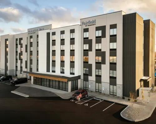 Fairfield by Marriott Inn & Suites Cincinnati Oakley Hotels near Cincinnati Observatory