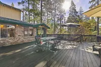 Walk to town, Lake access, Pet Friendly, King bed, Patio mountain views