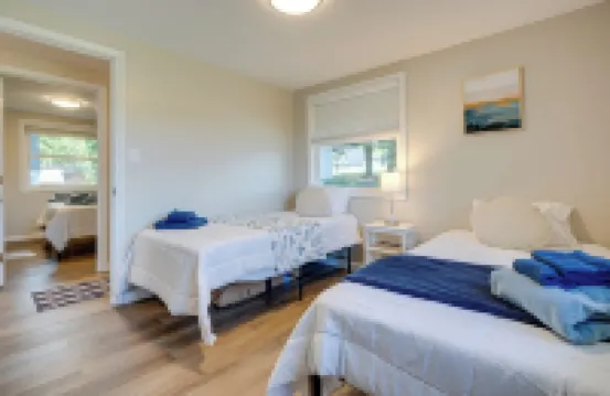 LAKEFRONT LUXURY HAVEN: LAKE HOME ON APPLE VALLEY LAKE IN OHIO w/ PRIVATE DOCK