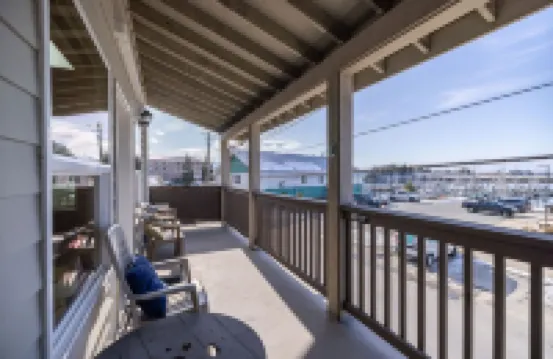 Comfort and Convenience in Downtown Sitka - Suite B