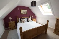 Charming Waterside Cottage in the heart of Speyside