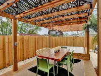 Casa De Amigos | Private Pool | Outdoor Oasis Hotels in Oakland Park