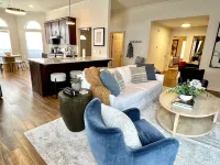 Casa Joya - A Jenks Gem Professionally designed three-bedroom luxury home! Hotels in Jenks