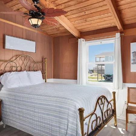 SEMI OCEANFRONT, Steps to the Beach, Unobstructed Amazing Ocean Views. Remodeled