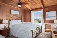 SEMI OCEANFRONT, Steps to the Beach, Unobstructed Amazing Ocean Views. Remodeled