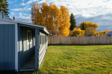 Five Minutes from Crater Lake National Park Отели рядом с достопримечательностью «Train Mountain Railroad Museum»