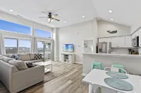 2 BR l 2 BA Condo w/ Large Pool, Large Deck with Bay Views - Quiet Neighborhood