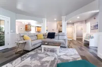 Luxury, large family oceanside community home on Birch Bay with beach access