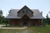 Creekview Manor - Dale Hollow Lake with amazing views only minutes to docks Hotels in Cumberland County