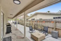 Incredible 7BR w/ Game Room Heated Pool & Jacuzzi!