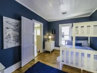 Belle is a cute cottage blocks from shops, bay, cafes 北安普敦縣酒店