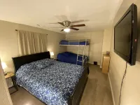 Beautiful home, 8 bedrooms-18 beds-sleeps 30, family friendly