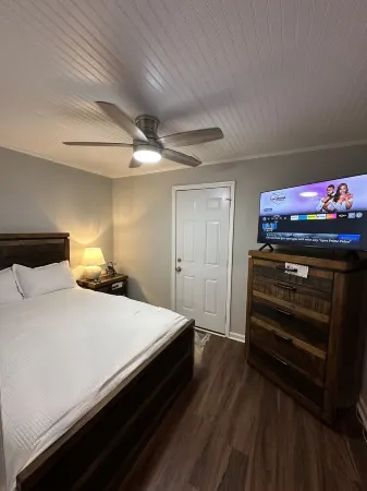 Charming 3-bedroom house in delightful Savannah, GA.