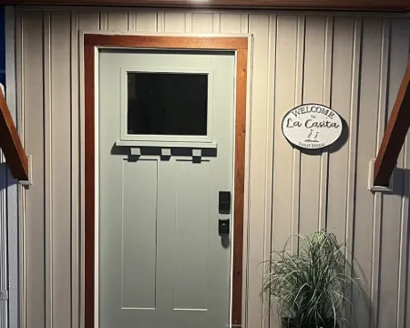 La Casita! Brand new cottage with boat parking overlooking Honey Creek Marina!!! Hotels in Grove