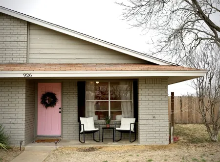 Recently updated home a few minutes from historic downtown Hico!
