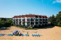 ★BEACHFRONT★Pool+Hot Tub★11 min to downtown