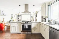 Hillside Cottage w/ Chef's Kitchen miles from Seattle Hotels in Issaquah