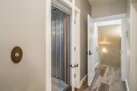 Two King Suites, Ocean Views & Upscale Touches in Downtown Manzanita