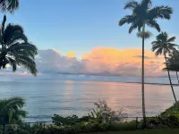 OCEANFRONT DUPLEX, with POOL, SAUNA and steps from BEACH ヒロのホテル