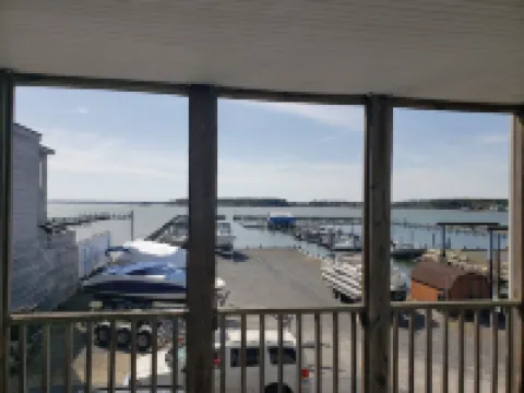 Bayfront Family Friendly 2BR on a Marina - Great Location & Beautiful Views!