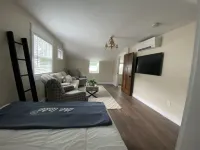 Beautiful Cottage With Water Access and Kayaks!