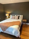 Spacious home in Red Bank; great for groups. 15 mins to Sandy Hook or Sea Bright