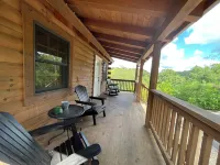 Log Cabin in the Heart of Hocking Hills! - TreeTop