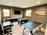 Riverfront Luxury Cabin With Pond And Hot Tub - 4つ星