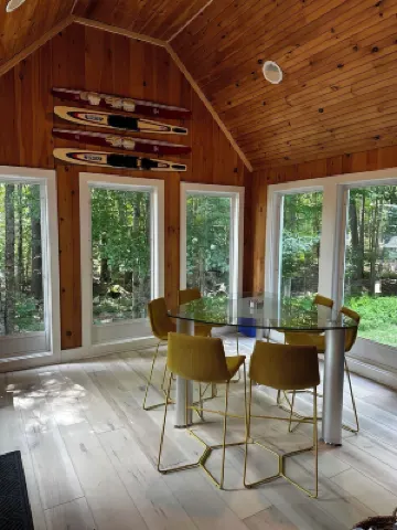 LARGE Waterfront Sandy Bottom Lake House on Brandy/Long Lake