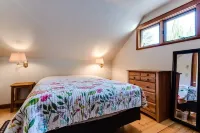 Charming Italian Villa • Close to Ducks Games, UO Campus & Local Vineyards