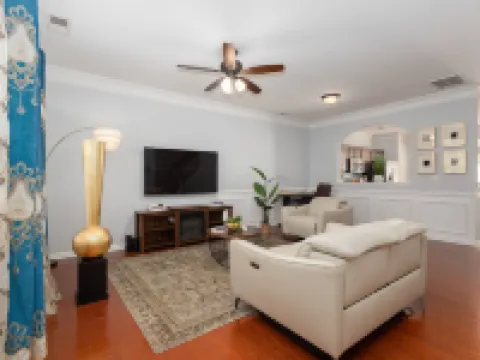 Luxury Chic Minimalist Townhouse スティール・クリークのホテル