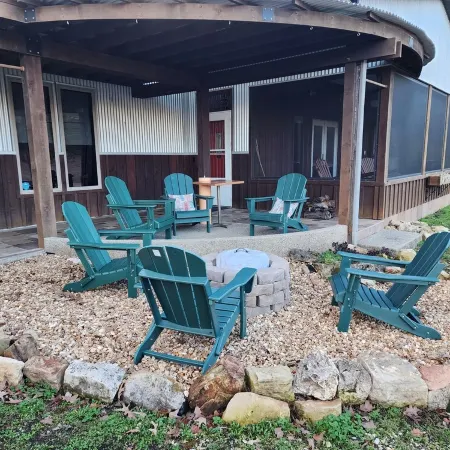 Private White River Estate on 214 acres. ATV/hiking trails. Pets stay free