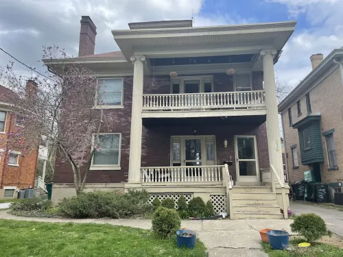 Your Hyde Park Retreat – Pet-Friendly, Walkable, Sleeps 6