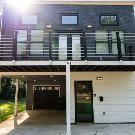 The Black & White House of Memphis