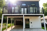 The Black & White House of Memphis