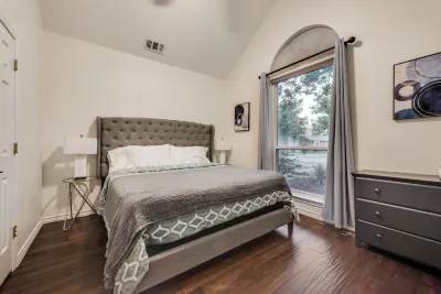 Carrollton Oasis 4 Bed 3 Bath