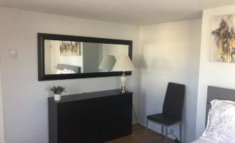 Beautiful & Cozy 2 BR/ 2Beds/ Netflix/Alexa/Roku.