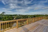 Cozy 1 BRM+ in newly built house right on the canal.