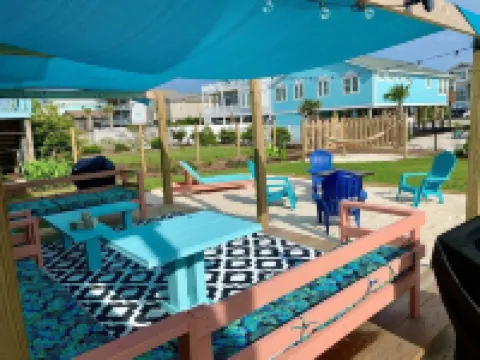 Nauti - Wonderful 6bd, 4 full 2 half bath, Holden Beach house steps from access